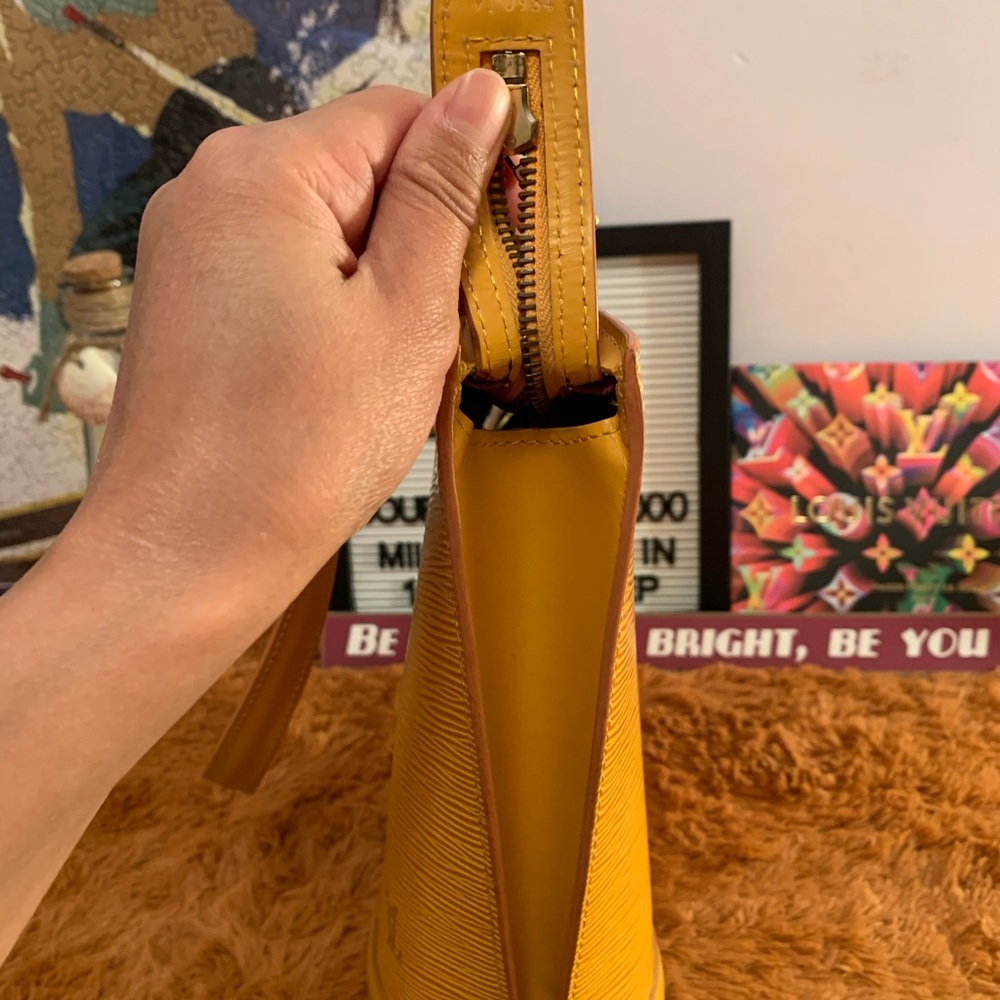 💯 Authentic LV Yellow Epi Leather St Jacques - Picture 10 of 16